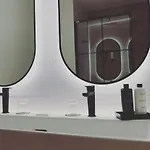 Eh - Heroismo 公寓 *