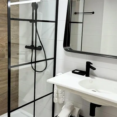 Apartman Eh - Heroismo *